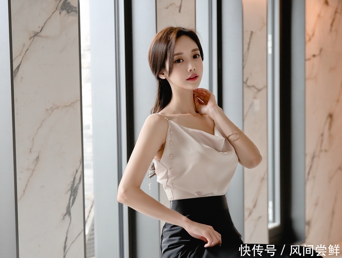  【工整】美女你裙子这么潮，不怕划到自己？