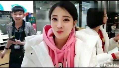 冯提莫如今在哪里直播