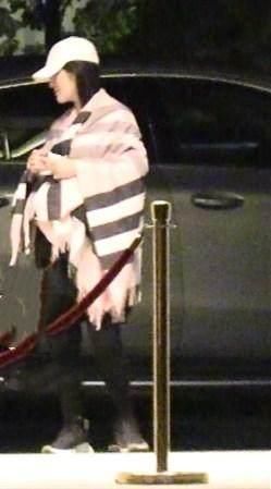 女明星怀孕依旧很拼:熊黛林脚踩恨天高，胡杏儿穿比基尼!