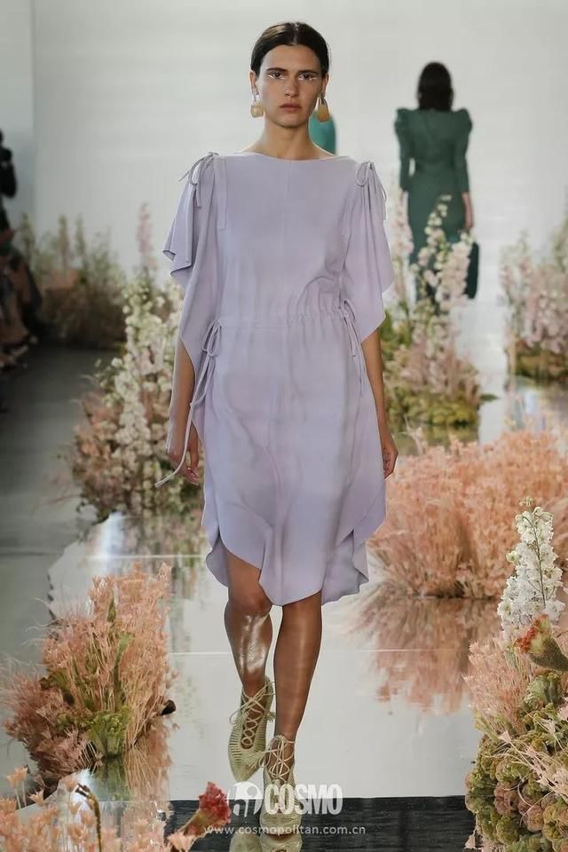 会穿丝的女人，最懂夏天