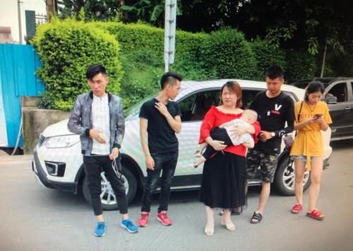  公交车：公交车“人挤人”不罚，私家车抱孩子就超载，这合理吗