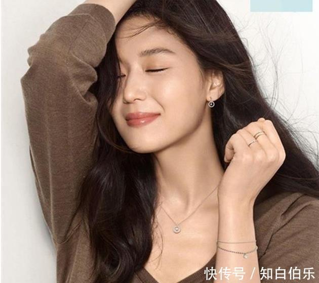 「适合」“高马尾”已经过时了!今年正流行这“4种”发型,8成女生都适合