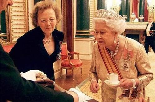 英国女王最爱的4大件,帽子不能少,最后一件女生受不了!