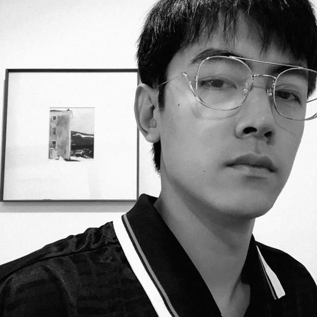 阚清子承认分开，否认劈腿捉奸，纪凌尘回应这九个字，网友：滚！