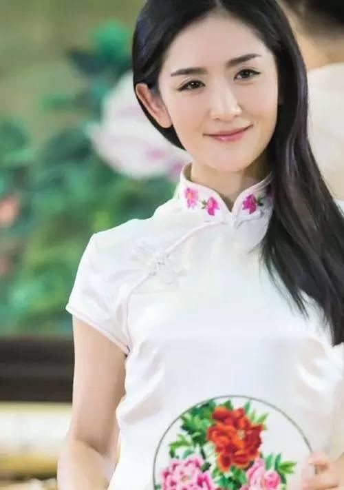 都说沈梦辰好看，那是你没见过谢娜打扮起来有多美！