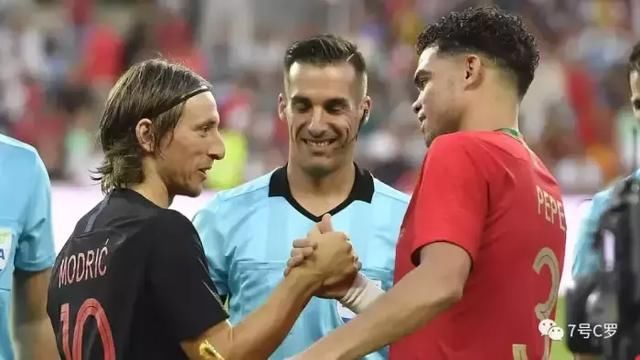 让不和谣言全部打脸!魔笛透露C罗祝贺短信，6年队友情不是说散就