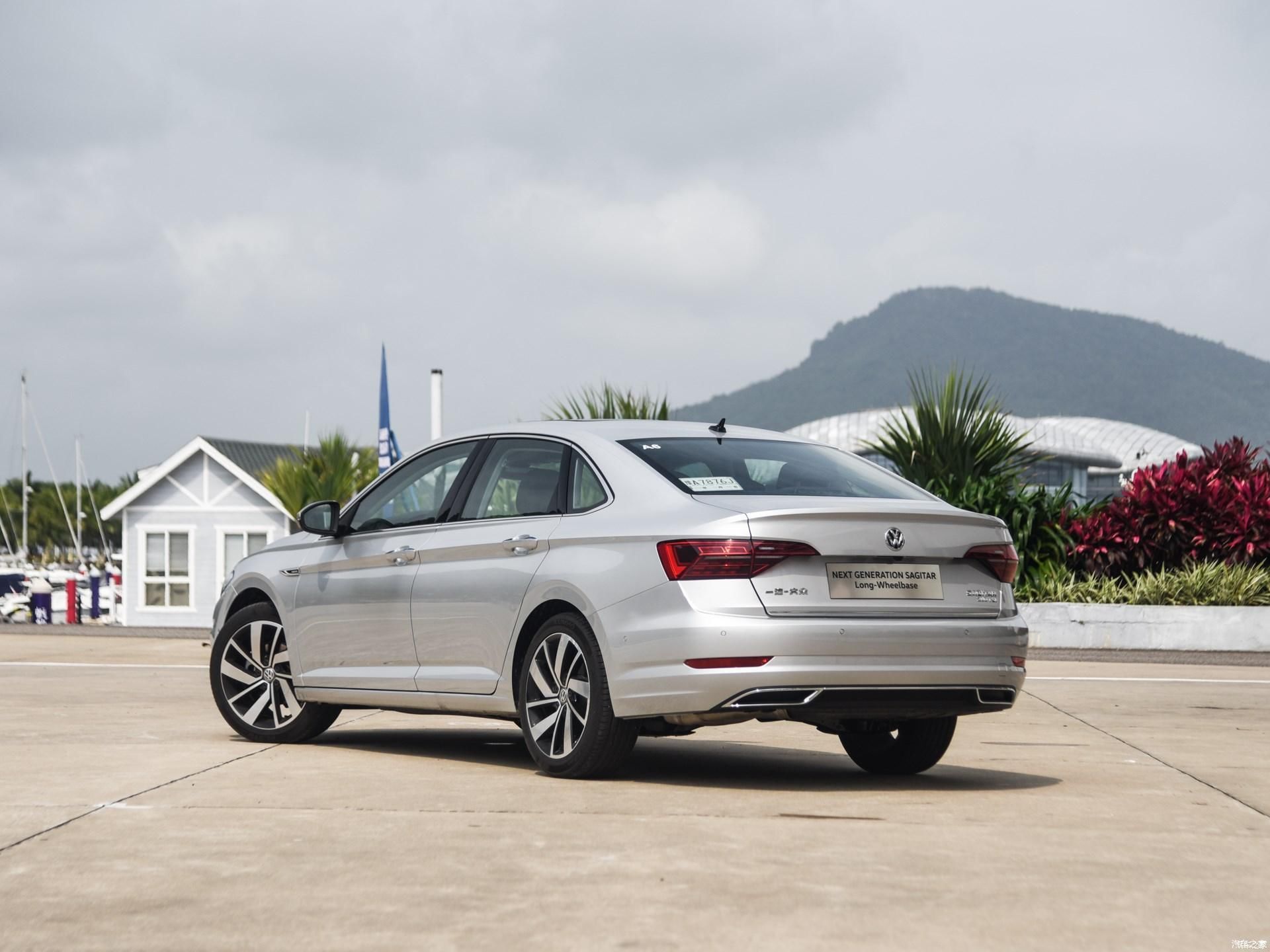 「紧凑」15万德日紧凑A级车对决,卡罗拉和速腾的差别不止是外形