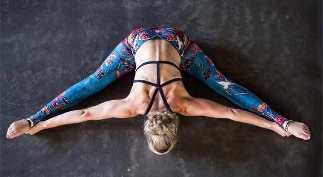 两个优雅瑜伽动作，让你在优雅的练习中身材更加婀娜!