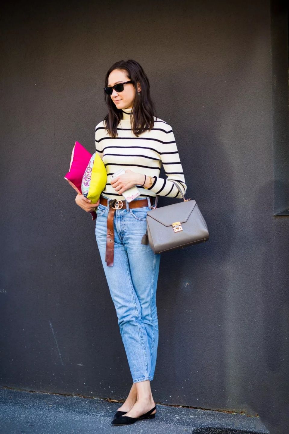 平底鞋+高腰裤穿得好,真没高跟鞋什么事了!