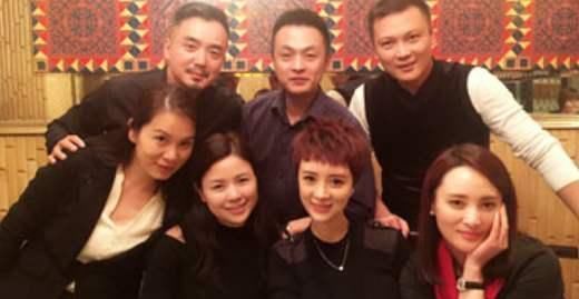  [何润东]明星聚会照，秦牛正威吴磊晒合照，何润东全班都年轻冻龄