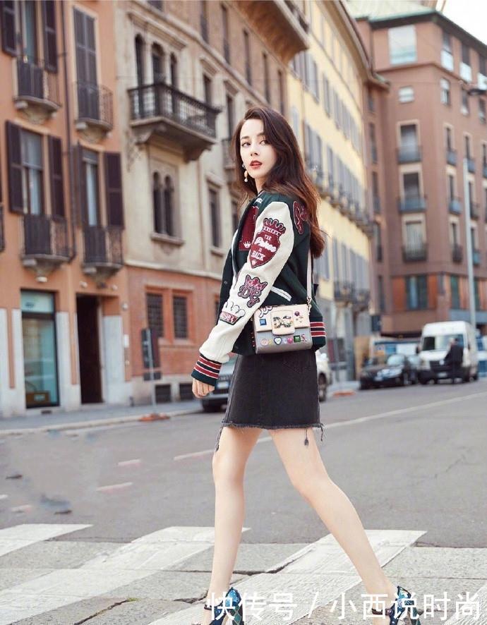 迪丽热巴穿超短裤出门,暴露一双惊艳美腿,这双鞋一般人穿能丑哭!