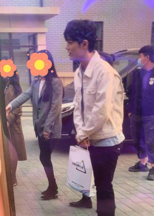  传闻：肖战彩排路透曝光，心情和状态都很好，抑郁症传闻不攻自破