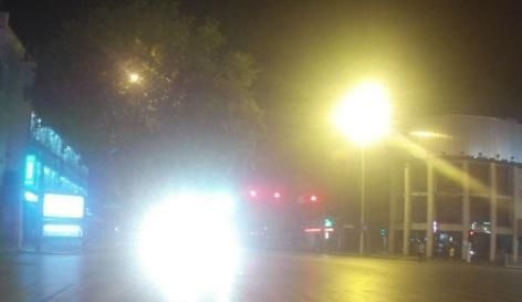  #老司机#开着近光灯，为什么对方司机还给你闪灯？听听老司机是