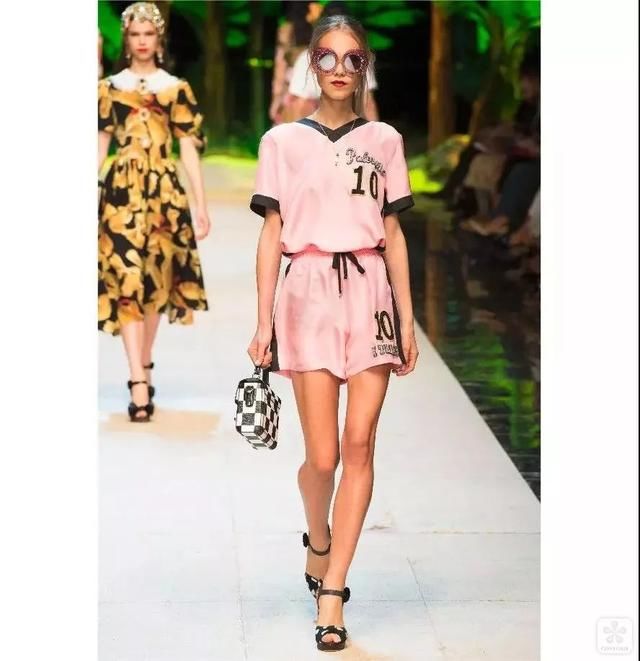 论一个“伪球迷”的自我修养：先跟着“少女幂”学一学不同单品的