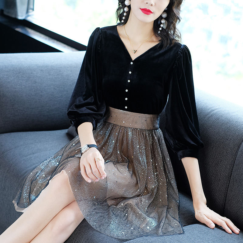 款式“顶级”洋气的女裙，价钱不贵巨有范，女人穿着美翻一条街