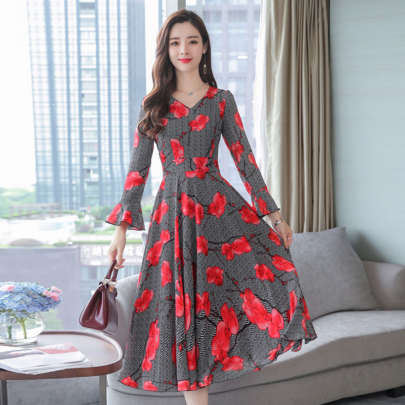 奔四奔五特显老?11款洋气新款美裙，修身显瘦又减龄，美炸了