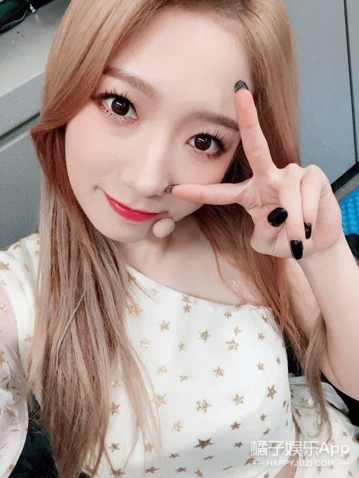 素颜和上妆判若两人，101女孩真不打算出个美妆教程吗?