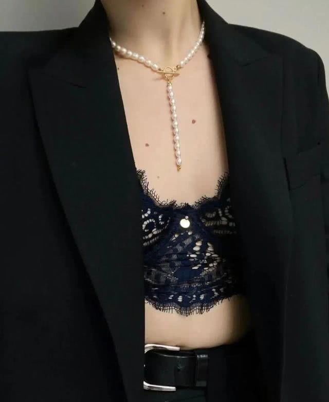 『女王』从妆面到穿搭跟随大圆脸世间芭比Lisa学,给你秒变大圆脸女王