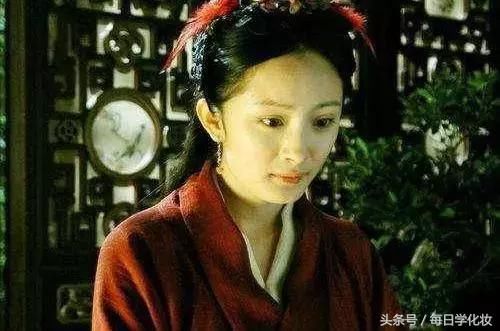 回应整容潜规则,高情商屡加分,连卓伟都拿她没办法