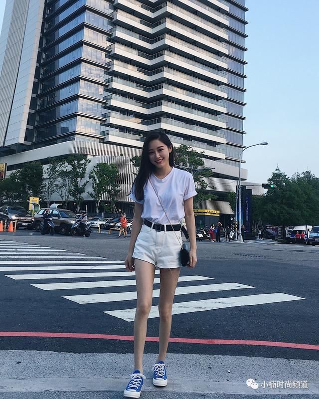 简单穿也能很好看!必学的夏日女生清爽白色系经典风格穿搭