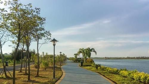 比三亚更值得去！这个海鲜便宜物价低的海滨小城，来了就不想离开