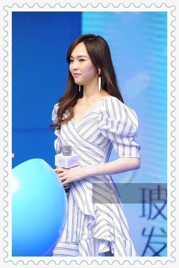 没唐嫣的体重别穿泡泡袖短裙，像沈梦辰这样胳膊比腿还粗就尴尬了