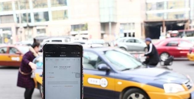 滴滴司机：机场接乘客，一单下来就赚43块，刚起步被抓罚了15000