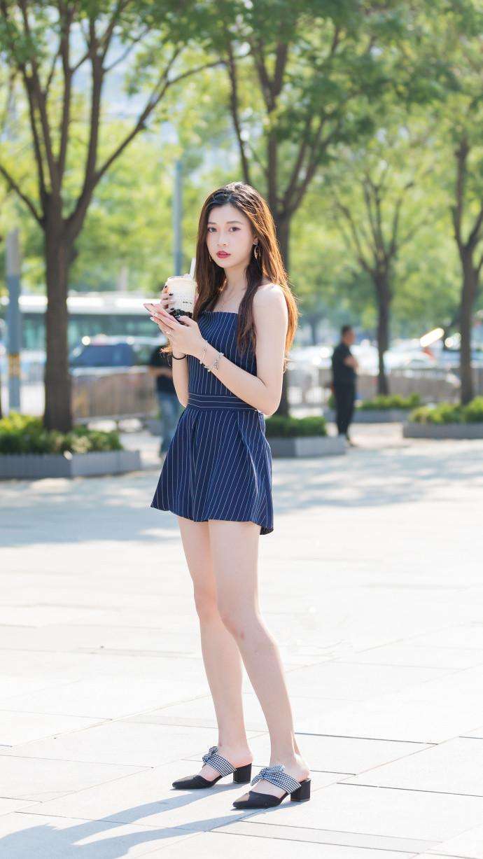 北京街拍, 身材好的女生这么搭, 轻松显出性感身姿, 让人一见难忘