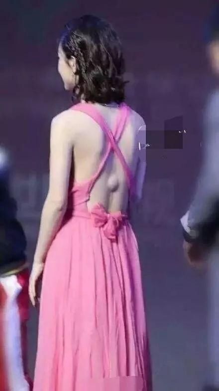 赵丽颖因身体原因调整休息，黑粉骂她矫情，网友你试试一年上班!