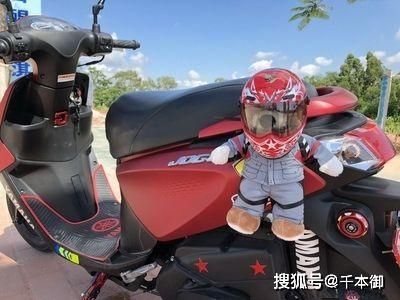 何在@最贴身的机车伴侣,竟让各大厂商争相设计限量版,头盔熊到底魅力何在?