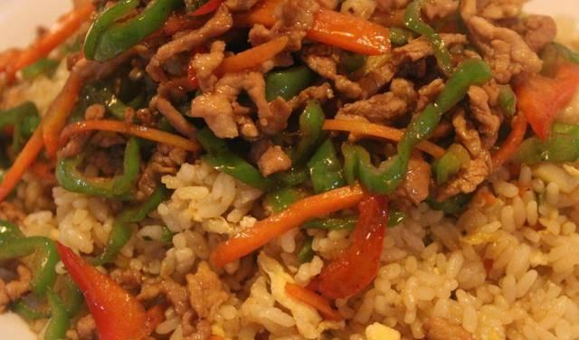  『将里脊肉』辣椒就是火锅配菜都是主菜，下饭菜下酒青椒肉丝，可口健脾开胃虎皮鹦鹉椒