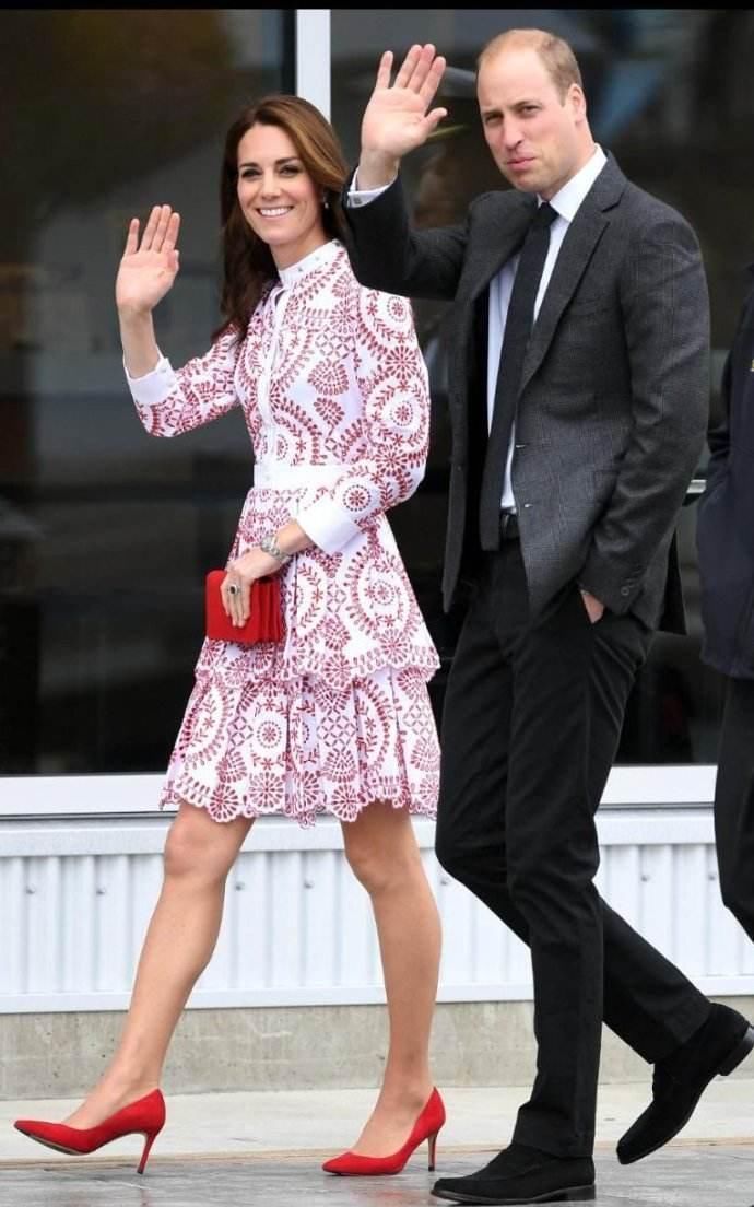 凯特王妃因时尚走秀引起威廉注意，王子花200英镑买前排座位欣赏