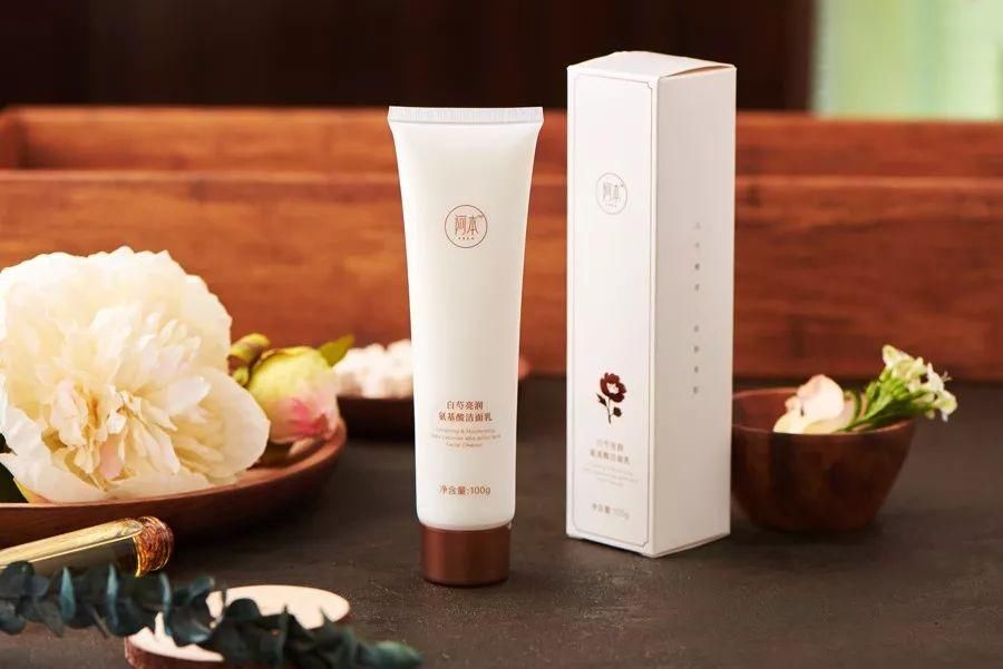 用它洗脸，面膜钱都省了，越洗越白净，洗完就能素颜出门