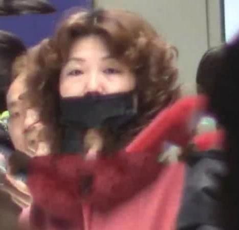 baby假吃被抓包？毛晓彤被亲爸勒索5000万？朱一龙遭私生饭围攻？