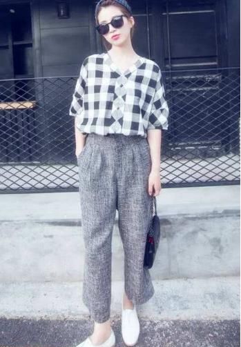  『宽松款式的衣服』肚子赘肉太多穿衣服不好看？教你几个小技巧，搭配显瘦又时尚