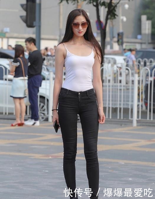 气质■美女街拍:曼妙身姿的小姐姐,青春又靓丽,展现女神气质!