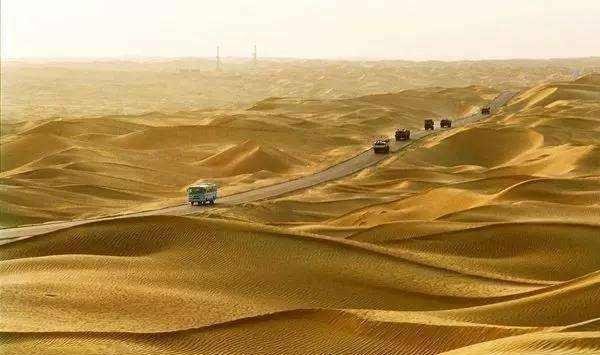 中国死亡之海修建一条致富路，堪称奇迹工程，20年绿化救活死海