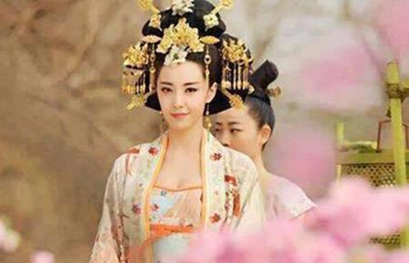  『王珪』唐太宗将堂嫂纳入宫中，事后向大臣炫耀，后者讲了个故事让他羞愧