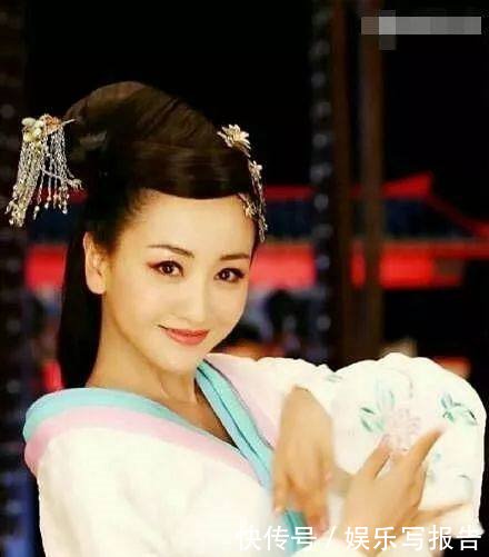 半个娱乐圈都在推荐凤求凰，杨蓉微博九个字回应让人心酸