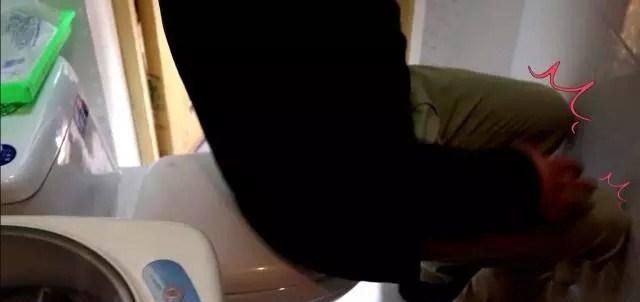  [脏乱]35岁剩女和父母挤28㎡，房屋脏乱，父亲没床睡被迫“离家出走”