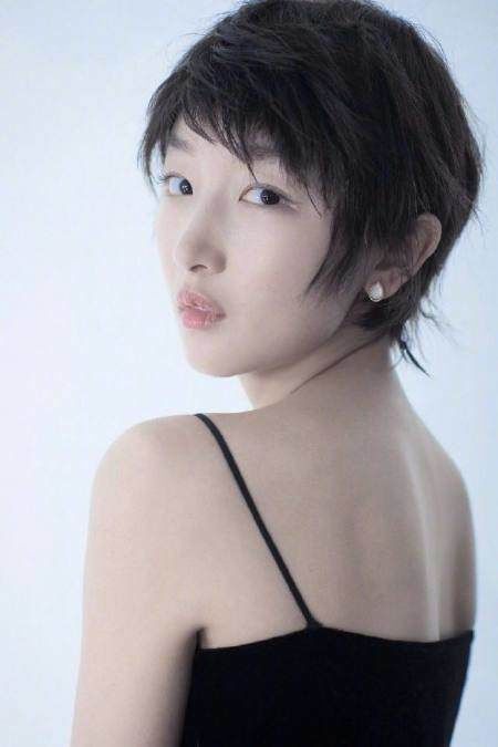  『夏季』明星们夏季吊带装，刘亦菲的系带款太惹眼