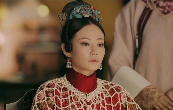 跟着《延禧攻略》学戴耳饰，今夏你最时尚