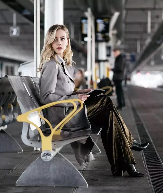 初代博主，最爱的还是她-换季穿衣没灵感?从她身上能找到!