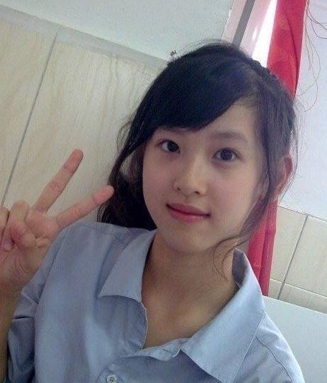 章泽天真厉害，烂大街的白衬衫居然穿出高级感，刘强东眼光真好