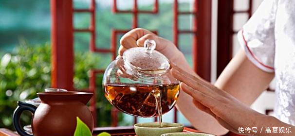 女人月经走后，用“它”泡水，早晚喝2杯！轻松赶走大肚腩