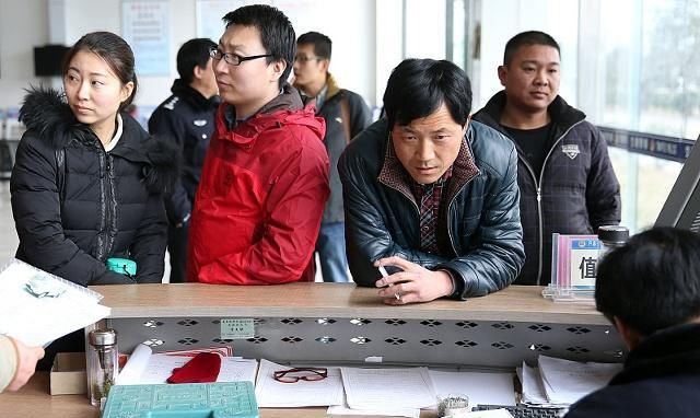 车管所好消息：年检3项新政策实施，车主：车窗终于干净了