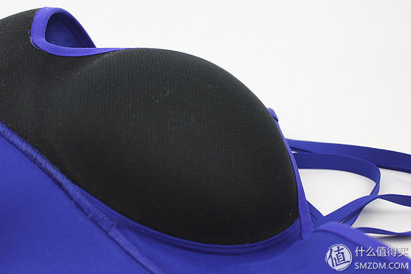 瑜伽也可以“安德玛”--安德玛女士Perpetual运动内衣带给你舒适