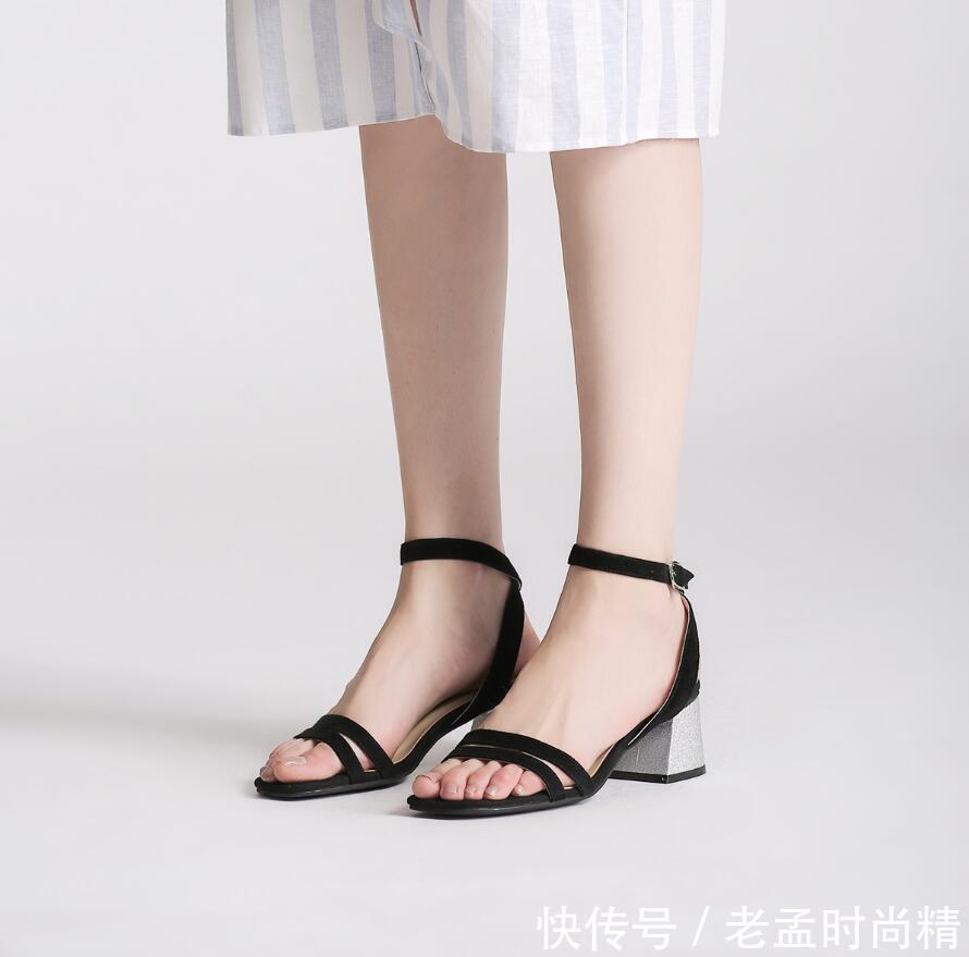 【女人味】舒适一字带高跟鞋，修饰女人性感双足，透露魅力的女人味