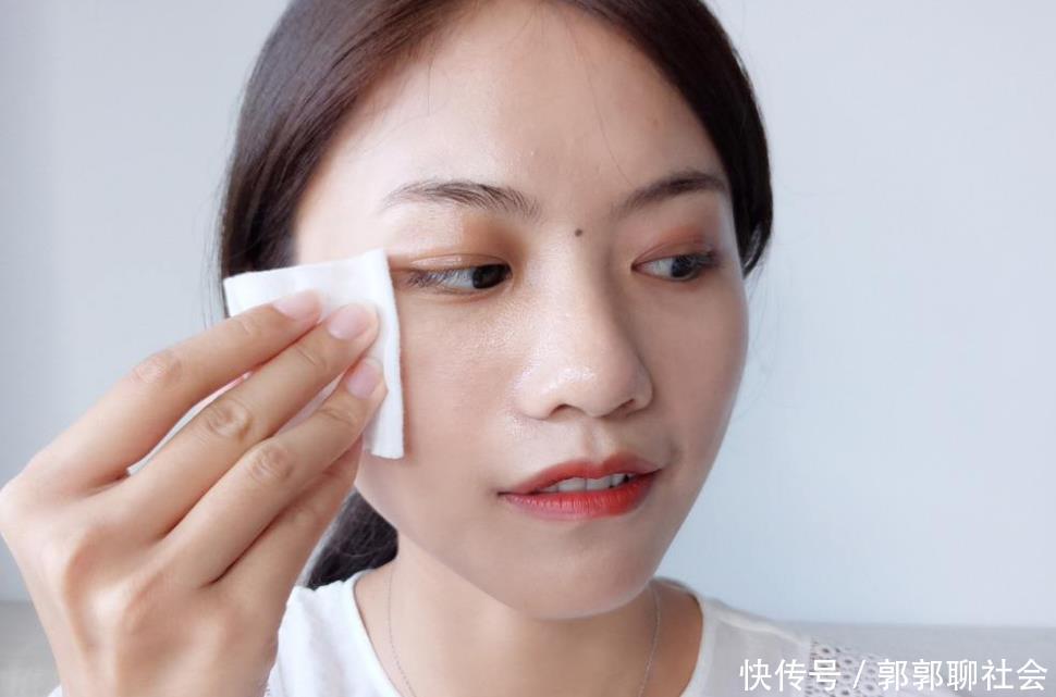 「共性」皮肤好的女人,大多有这5点共性,不用护肤和化妆也很美