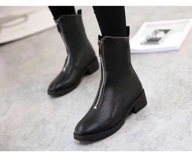 升级版马丁靴，搭小脚裤或裙子都让你美丽加分，好货不等于昂贵